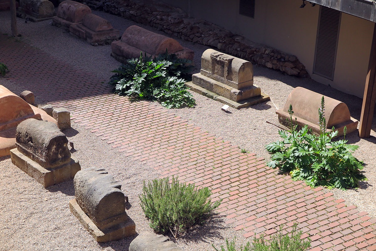 Roman tombs in Barcelona's Gothic Quarter