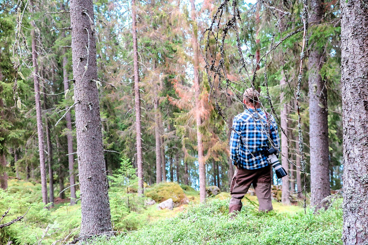 Our guide from Wild Sweden, Johann, ready for the moose with his paparazzi lens www.travelgeekery.com