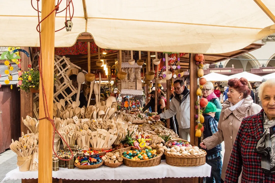 Ladies on the Easter market in Rynek Glowny, Krakow