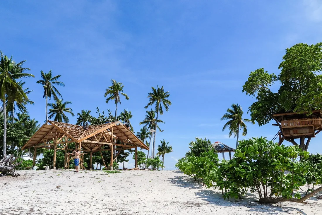 Building facilities on Kalanggaman Island, Philippines