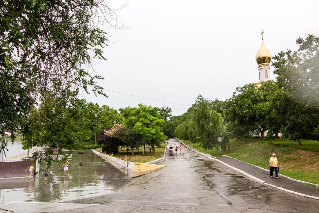 A street scene off Tiraspol's main boulevard.