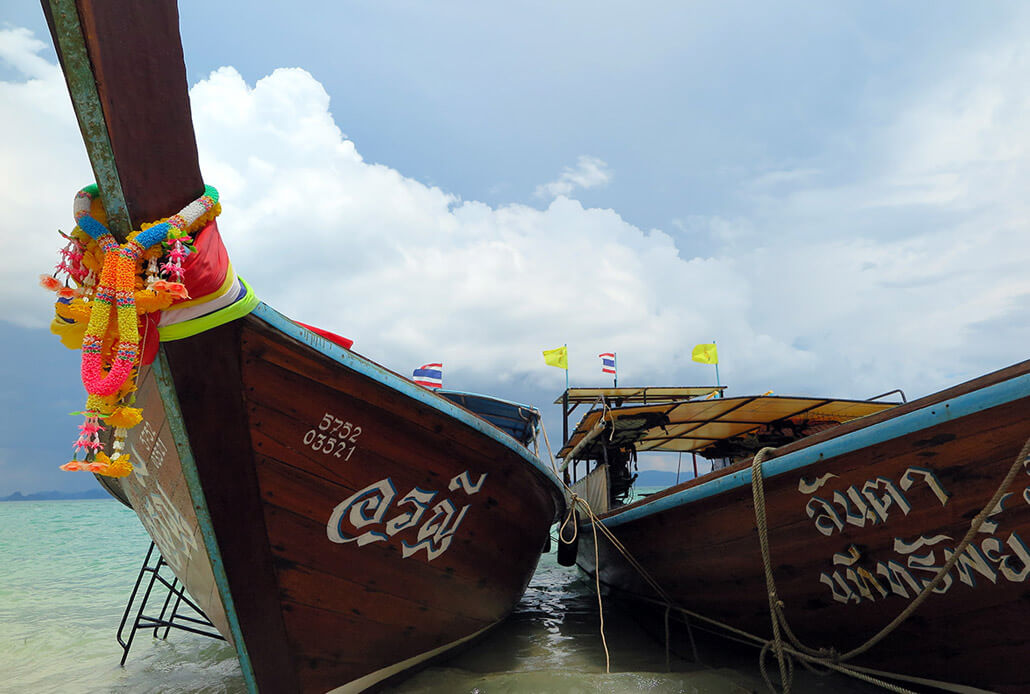 Long tail boats