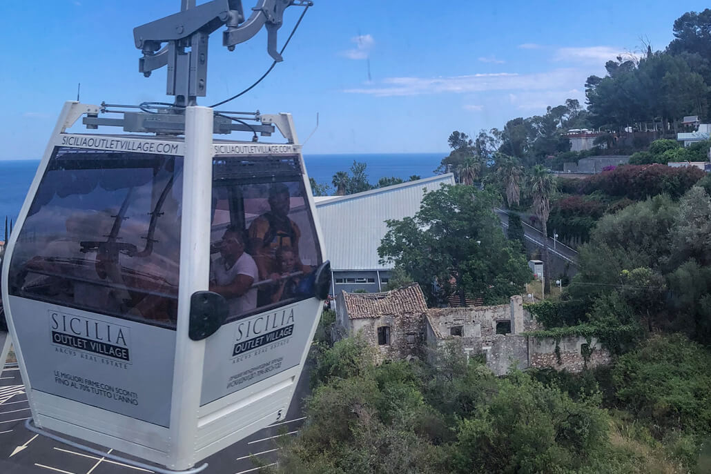  Taormina Seilbahn hinunter zum Strand