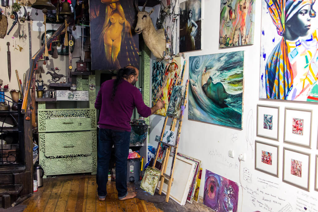 Barefoot artist Ali Shamsi Baku Azerbaijan