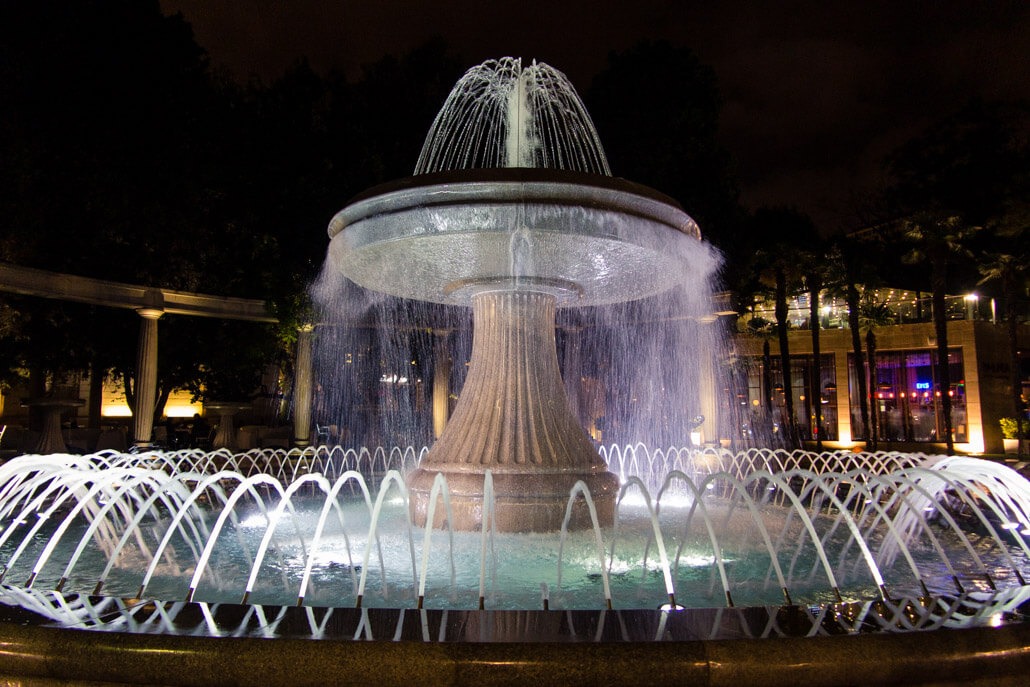 Fountain on Fountain Square Baku