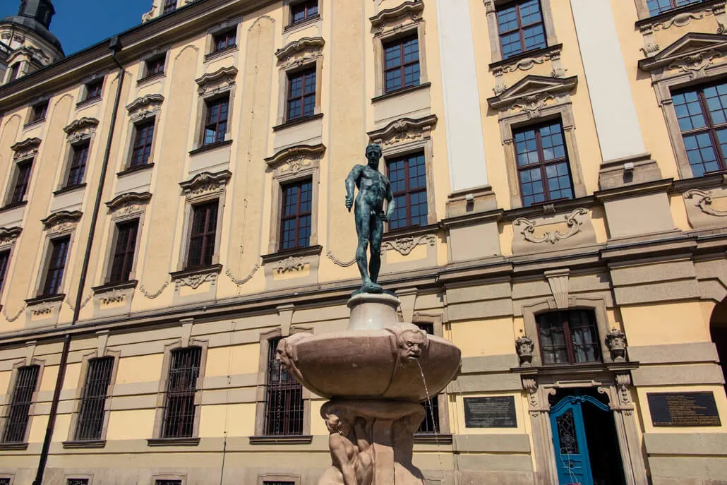 Swordsman statue Wroclaw