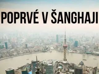 Výhled na Šanghaj s textem