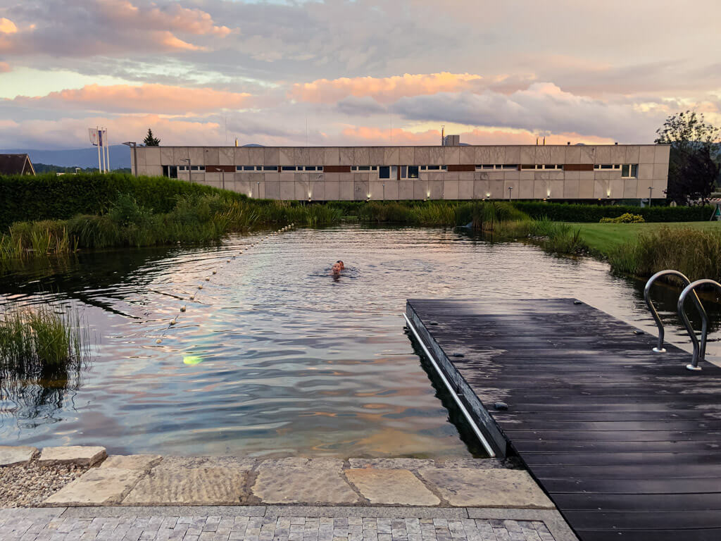 Přírodní jezírko ve Wellness Hotelu Antonie