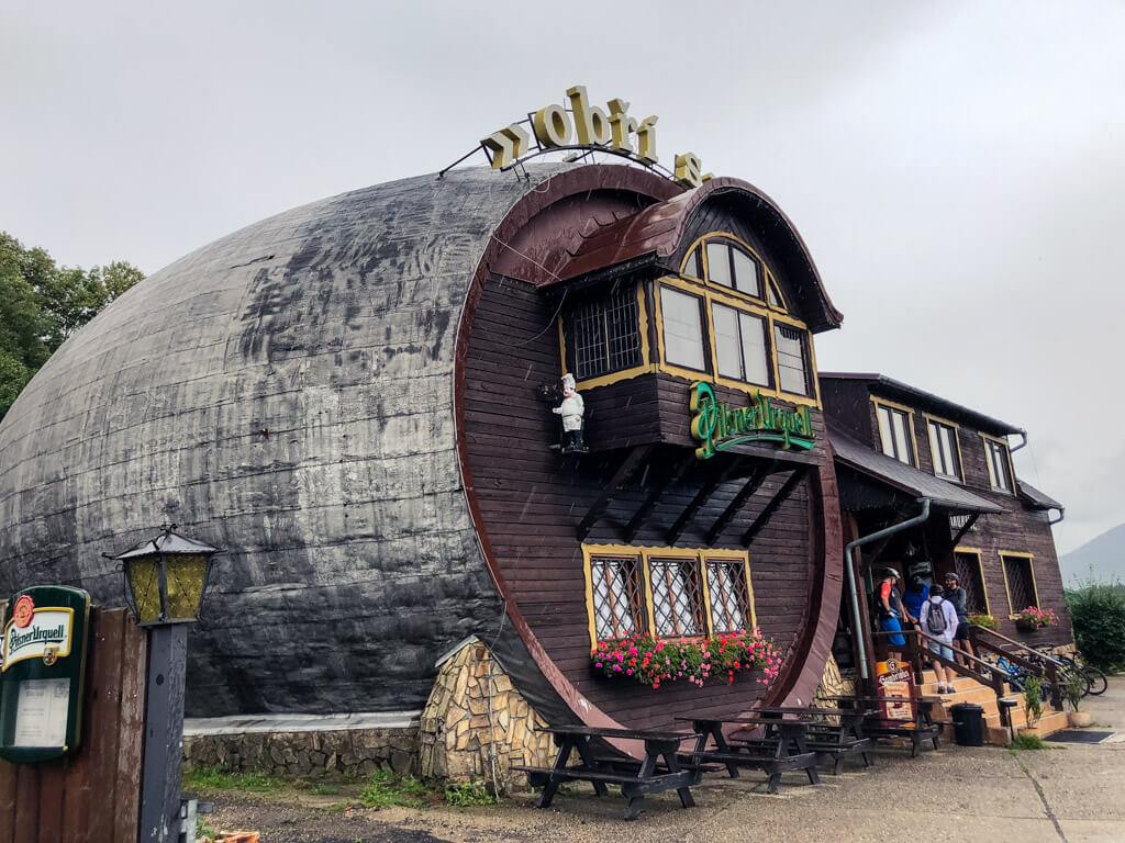 Obří sud restaurace na Frýdlantsku