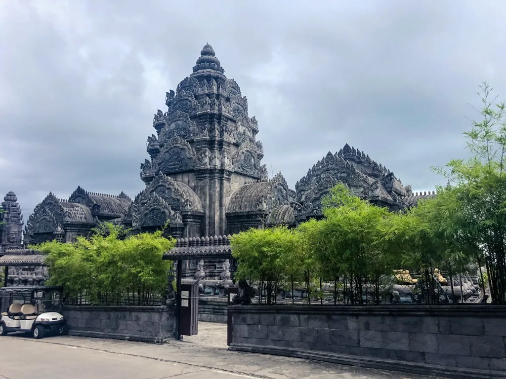 An Angkor Wat inspired hotel in Koh Phangan