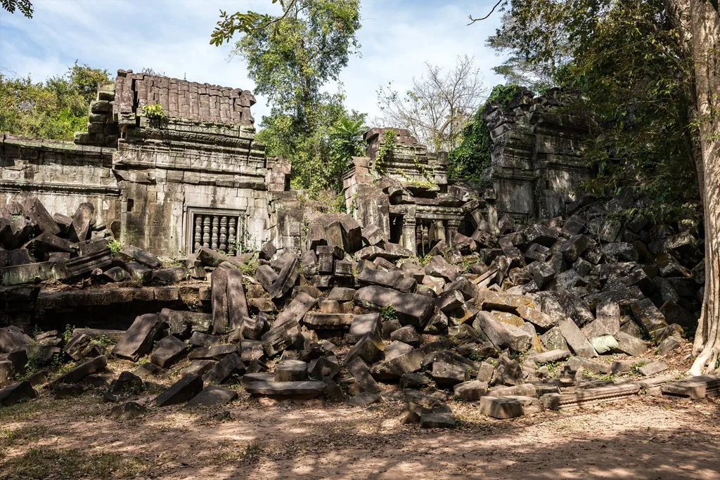 Rundown ancient structure in Cambodia's Beng Mealea