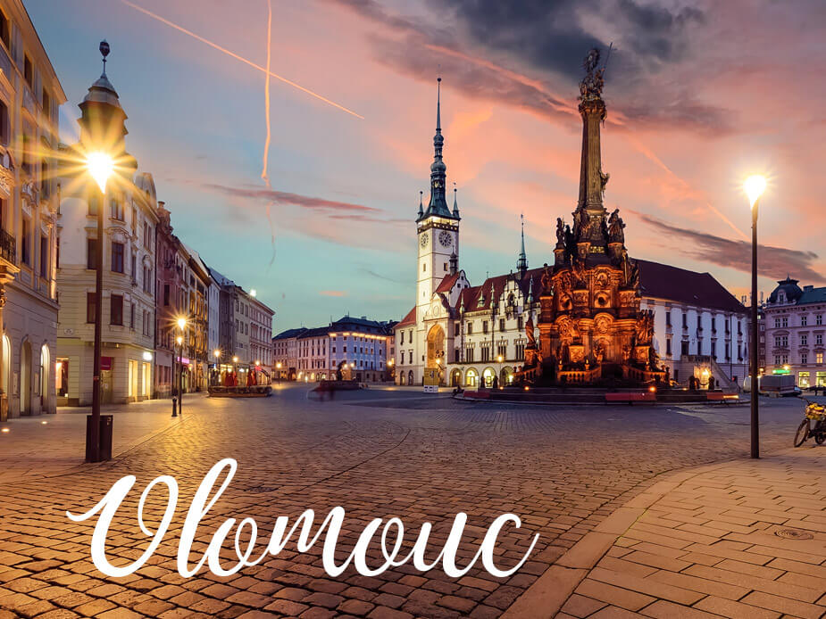 Pohled na večerní Olomouc
