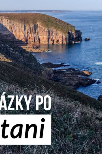 Mořské útesy a text: Procházky po Bretani