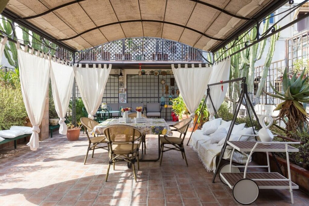 Large rooftop of a house rented through Airbnb Catania
