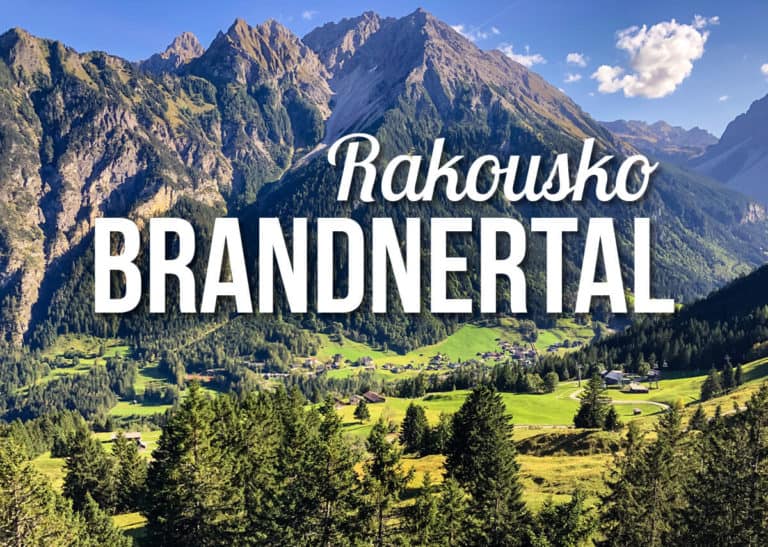 Pohled na alpské údolí s textem: Rakousko, Brandnertal