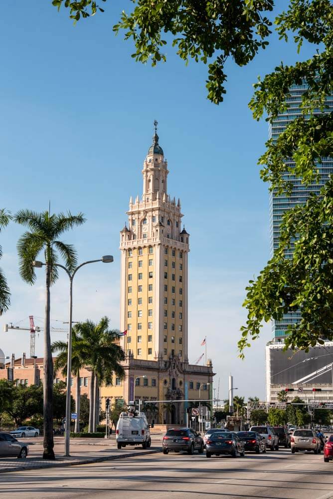 A historic-looking skyscraper in Miami